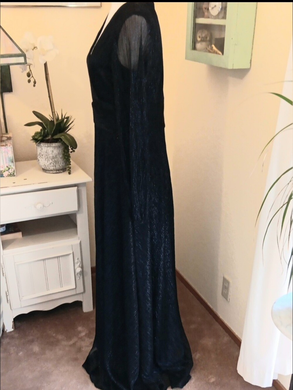 Betsy And Adam Elegant Long Sleeve V-Neck Navy Evening Dress. Metallic. - Picture 5 of 12